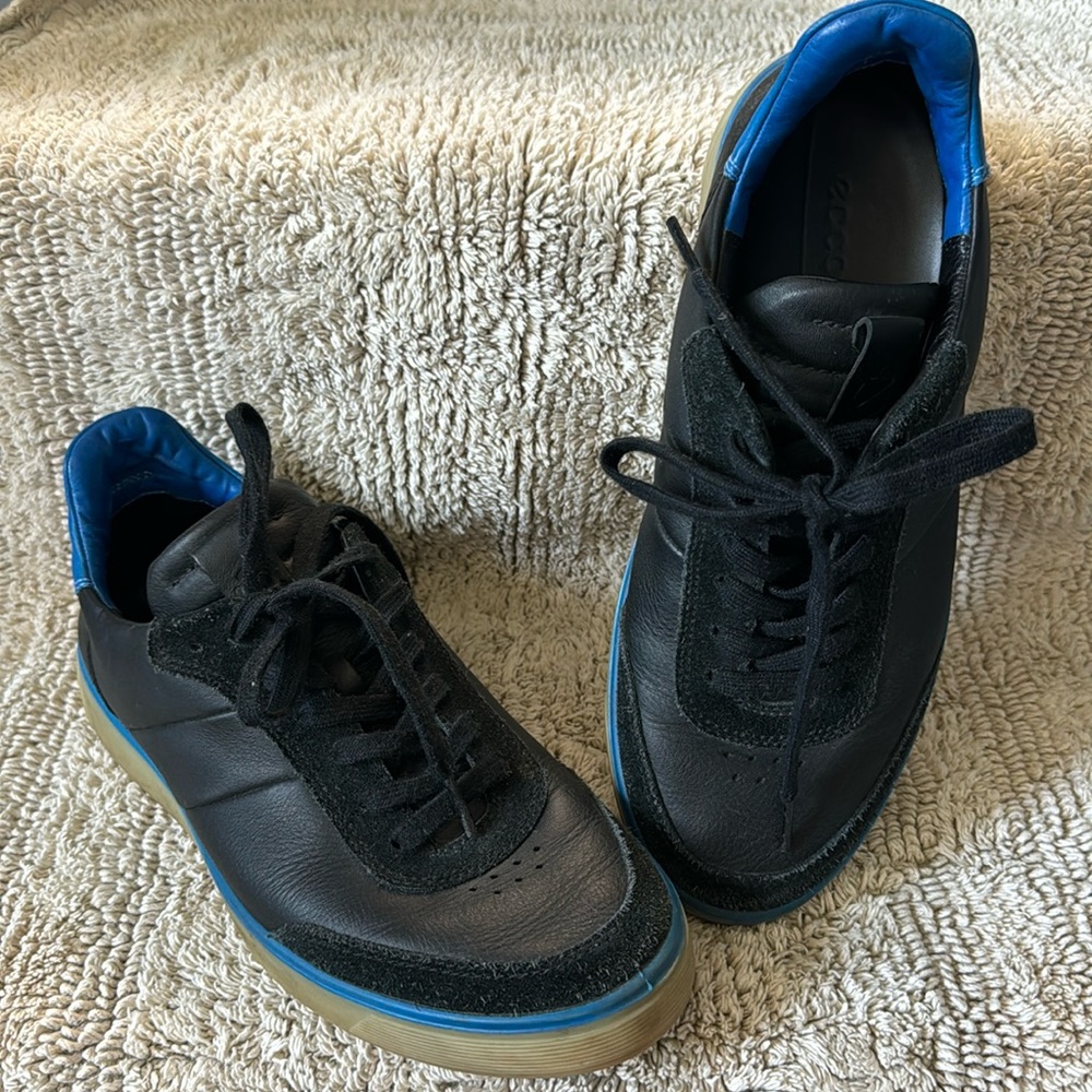 ECCO SHOES